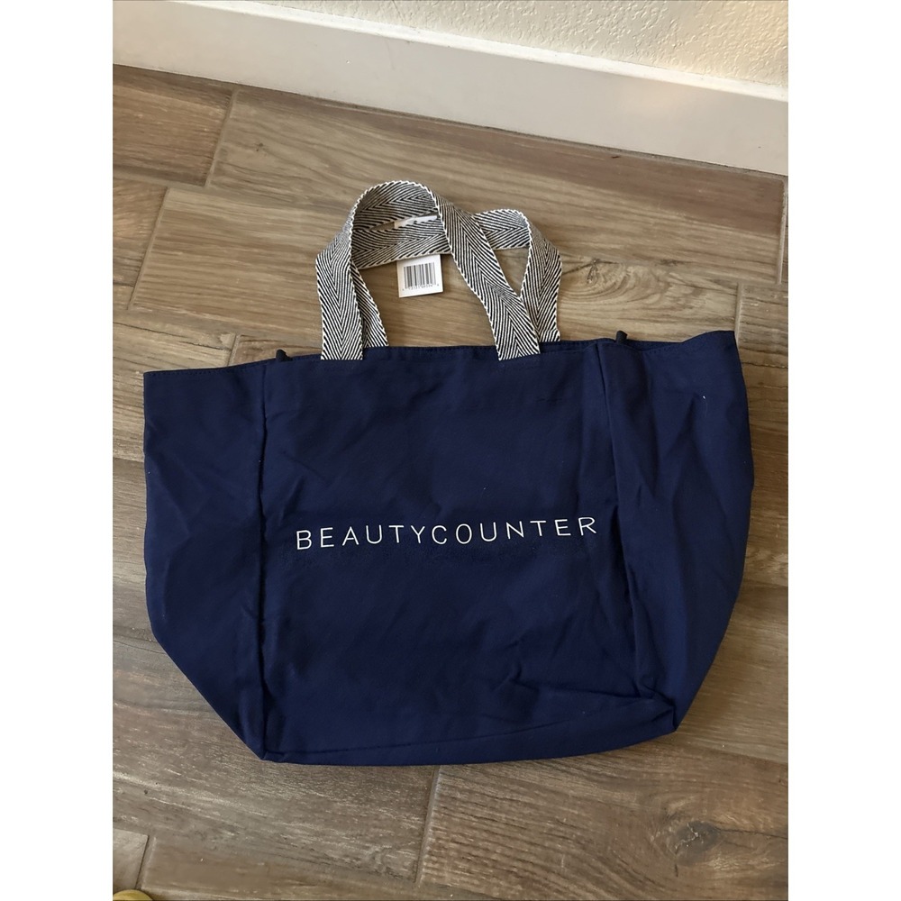 New With Tags Large CANVAS TOTE from BEAUTYCOUNTER Dark Royal/Navy Blue